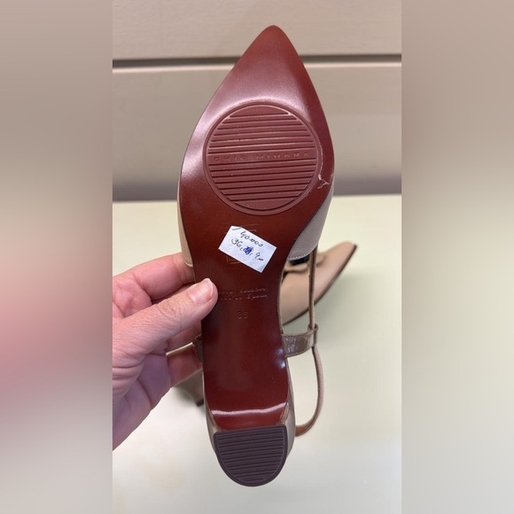 Chie Mihara Blush Pink leather Floral Appliqué Slingback kitten Heels NWT - Picture 4 of 5